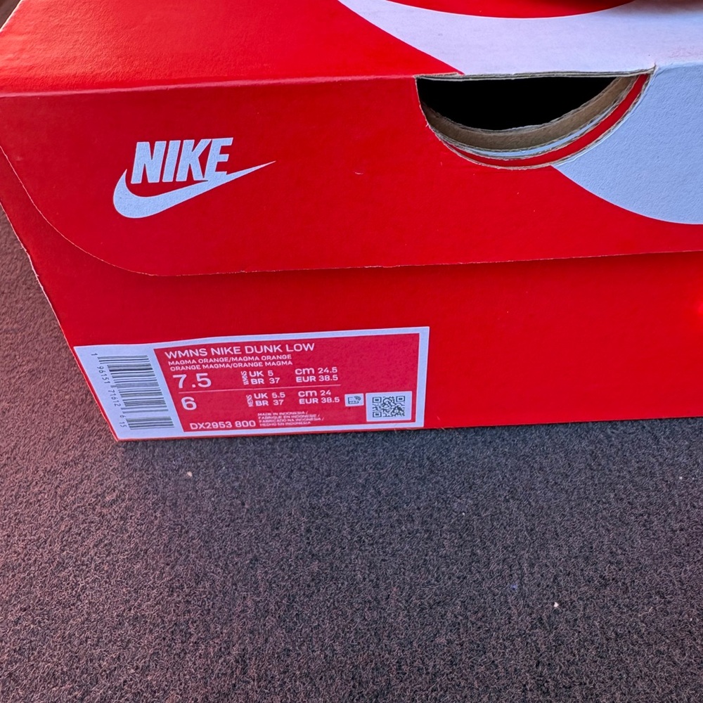 Nike Women’s Bright Orange Sneakers - Picture 2 of 6